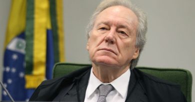 Escritório de Lewandowski recebeu R$ 5 milhões do Banco Master por serviços de consultoria