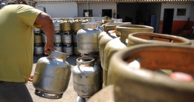 Aumento de preço do botijão de gás ameaça programa gás do povo