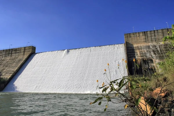 Águas Lindas pode ter solução emergencial para crise da água com captação no Descoberto