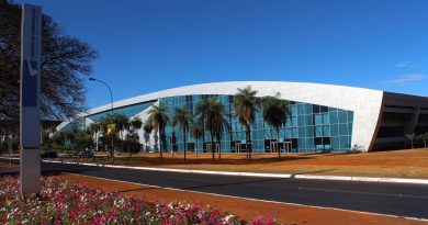 Primeiro Fórum Municipal de Educação de Águas Lindas levanta questionamentos sobre gastos, transparência e participação da sociedade