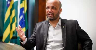 Major Vítor Hugo tenta transformar histórico de emendas em força eleitoral no Entorno de Brasília